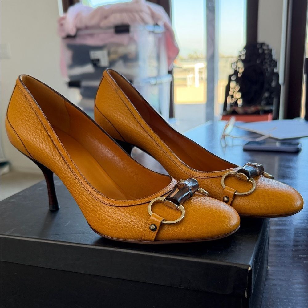 Gucci mustard yellow Elegant Tan Leather horsebit Women's Heels 8